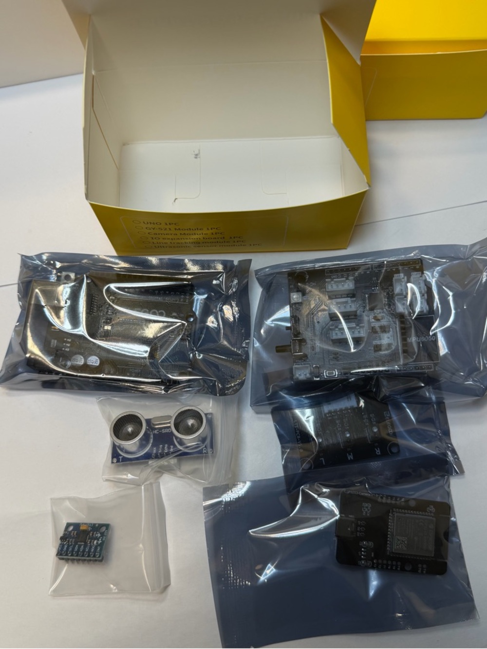 ELEGOO SMART ROBOT CAR V4.0 WITH CAMERA new opened box, S.T.E.M. Robotic Kit - Picture 3 of 14